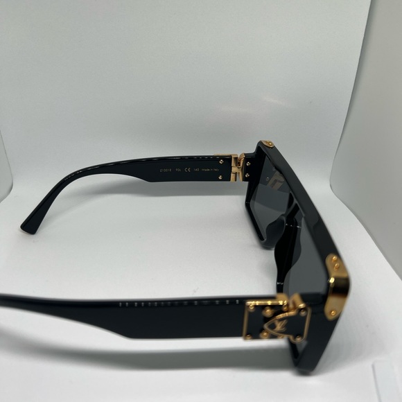2020 LV Sunglasses - Picture 5 of 8